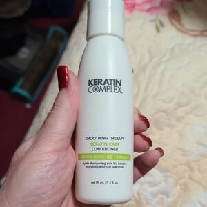 Keratin Complex Smoothing Therapy Keratin Care Conditioner - White